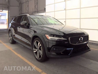 2025 Volvo V60 Cross Country B5 Plus - miniatura 3