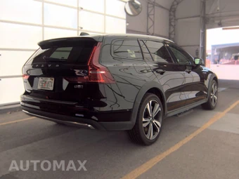 2025 Volvo V60 Cross Country B5 Plus - miniatura 4