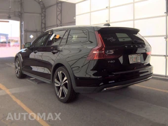 2025 Volvo V60 Cross Country B5 Plus - miniatura 6