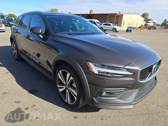 2025 Volvo V60 Cross Country B5 Plus – miniatura 3