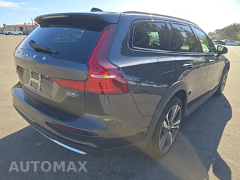 2025 Volvo V60 Cross Country B5 Plus – miniatura 4