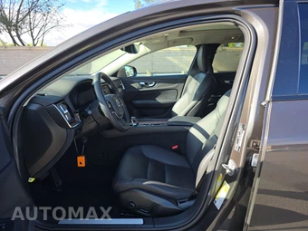 2025 Volvo V60 Cross Country B5 Plus – miniatura 7