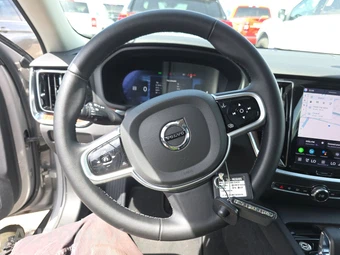 2025 Volvo V60 Cross Country B5 Plus - miniatura 16