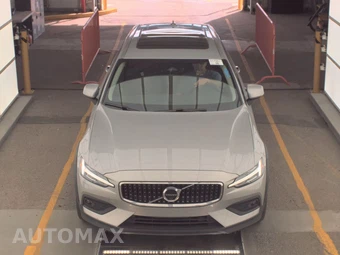 2025 Volvo V60 Cross Country B5 Plus - miniatura 2