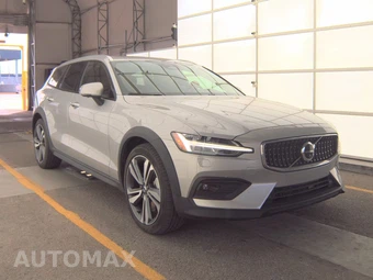 2025 Volvo V60 Cross Country B5 Plus - miniatura 4