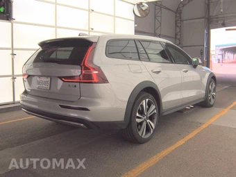 2025 Volvo V60 Cross Country B5 Plus - miniatura 5