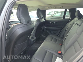 2025 Volvo V60 Cross Country B5 Plus - miniatura 13