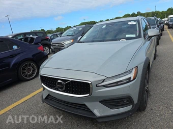 2025 Volvo V60 Cross Country B5 Plus - miniatura 2