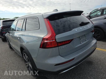 2025 Volvo V60 Cross Country B5 Plus - miniatura 6