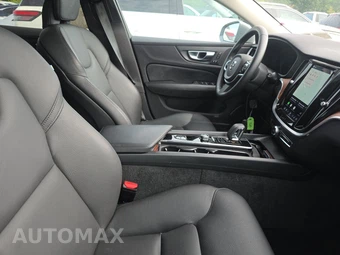 2025 Volvo V60 Cross Country B5 Plus - miniatura 8