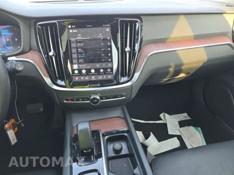 2025 Volvo V60 Cross Country B5 Plus – miniatura 11