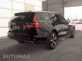 2025 Volvo V60 Cross Country B5 Plus – miniatura 4