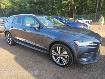 2025 Volvo V60 Cross Country B5 Plus – miniatura 3