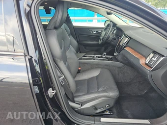 2025 Volvo V60 Cross Country B5 Plus – miniatura 8