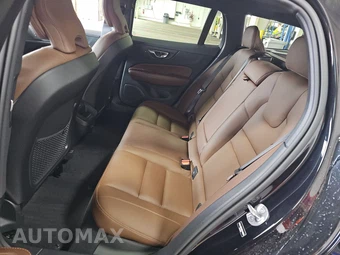 2025 Volvo V60 Cross Country B5 Plus - miniatura 13