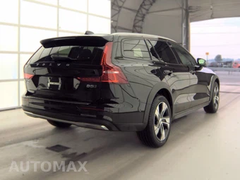 2025 Volvo V60 Cross Country B5 Plus - miniatura 4