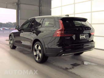 2025 Volvo V60 Cross Country B5 Plus - miniatura 6