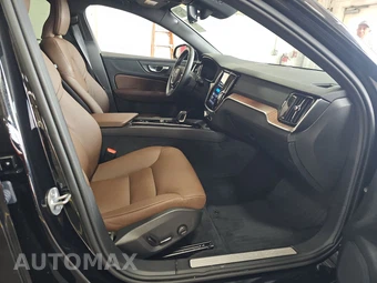 2025 Volvo V60 Cross Country B5 Plus - miniatura 8