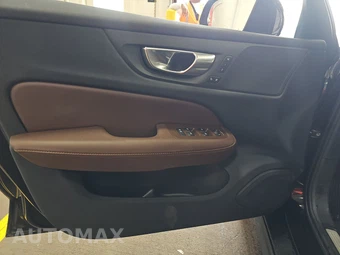 2025 Volvo V60 Cross Country B5 Plus - miniatura 9