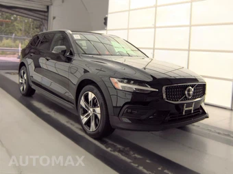 2025 Volvo V60 Cross Country B5 Plus – miniatura 3