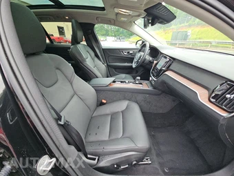 2025 Volvo V60 Cross Country B5 Plus – miniatura 8