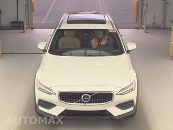 2025 Volvo V60 Cross Country B5 Ultra – miniatura 2