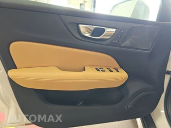 2025 Volvo V60 Cross Country B5 Ultra – miniatura 9