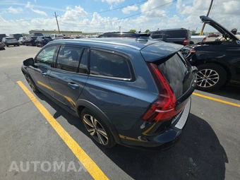 2025 Volvo V60 Cross Country Plus – miniatura 6
