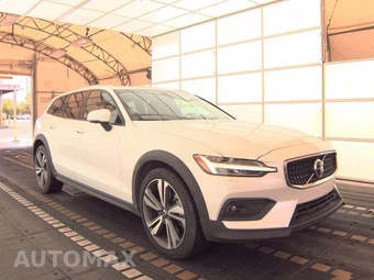 2025 Volvo V60 Cross Country Plus – miniatura 3
