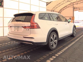 2025 Volvo V60 Cross Country Plus – miniatura 4