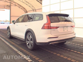 2025 Volvo V60 Cross Country Plus – miniatura 6