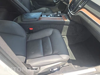 2025 Volvo V60 Cross Country Plus – miniatura 8