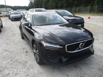 2025 Volvo V60 Cross Country Plus – miniatura 4