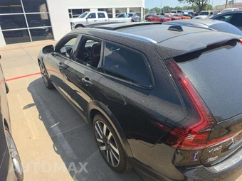 2025 Volvo V90 Cross Country B6 Plus - miniatura 2