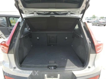 2025 Volvo XC40 B5 Core Bright Theme – miniatura 7