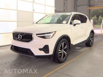 2025 Volvo XC40 B5 Core Bright Theme
