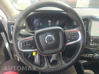 2025 Volvo XC40 B5 Core Bright Theme – miniatura 10