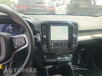 2025 Volvo XC40 B5 Core Bright Theme – miniatura 11