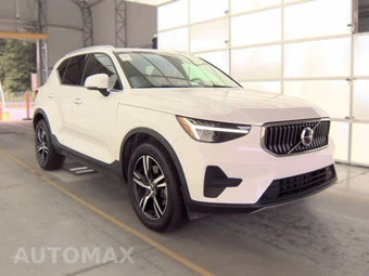 2025 Volvo XC40 B5 Core Bright Theme – miniatura 3