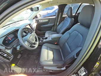 2025 Volvo XC40 B5 Core Bright Theme - miniatura 13