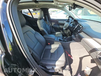 2025 Volvo XC40 B5 Core Bright Theme - miniatura 14