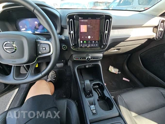 2025 Volvo XC40 B5 Core Bright Theme - miniatura 17