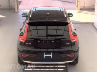 2025 Volvo XC40 B5 Core Bright Theme - miniatura 6