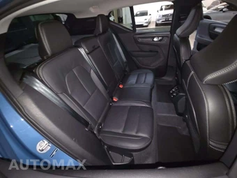 2025 Volvo XC40 B5 Core Bright Theme – miniatura 16