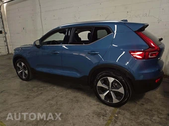 2025 Volvo XC40 B5 Core Bright Theme – miniatura 2