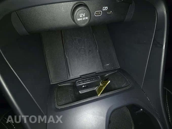 2025 Volvo XC40 B5 Core Bright Theme – miniatura 8