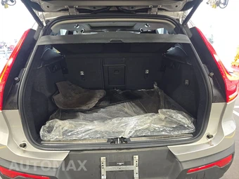 2025 Volvo XC40 B5 Plus Bright Theme - miniatura 16