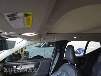 2025 Volvo XC40 B5 Plus Bright Theme - miniatura 20