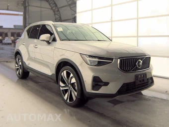 2025 Volvo XC40 B5 Plus Bright Theme - miniatura 3