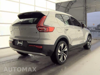 2025 Volvo XC40 B5 Plus Bright Theme - miniatura 4